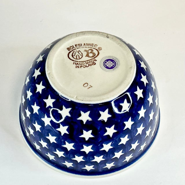 1980s Arts & Crafts Americana Stars Boleslawiec Polish Pottery Serving Bowl For Sale - Image 9 of 9