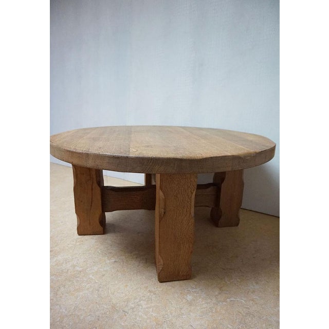 Heavy round solid oak Brutalist coffee table or side table. Hand crafted Dutch design in original raw material, 1960 -...