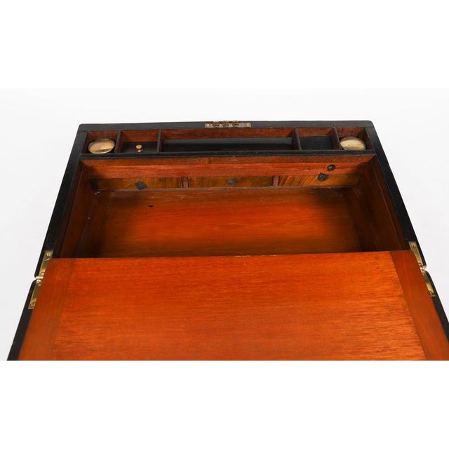 Antique George III Campaign Writing Slope with Brass Mounts, 19th Century For Sale - Image 12 of 18