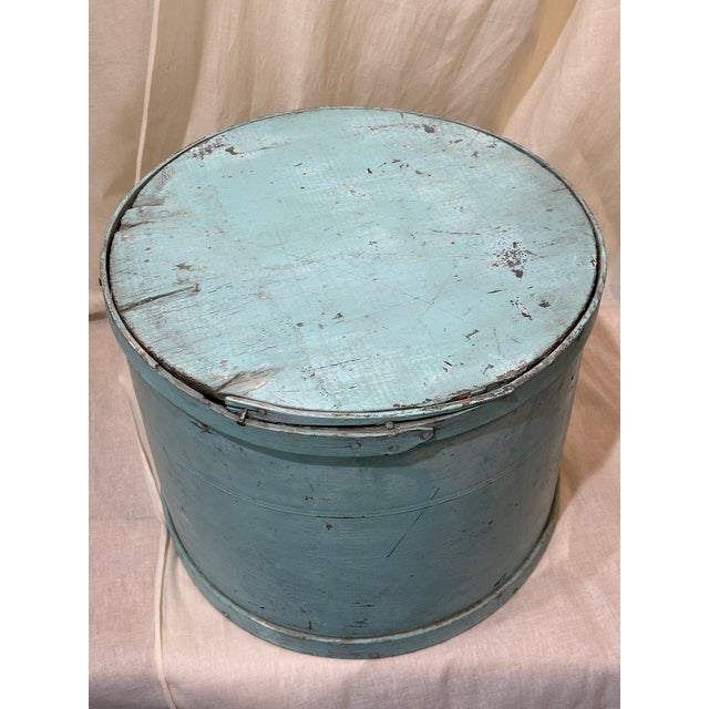 Large Round Vintage Painted Box For Sale In New York - Image 6 of 7