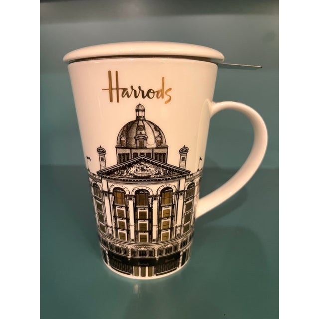 Perfect your morning blend with the ease of one appliance − this tea infuser mug from Harrods. The ideal gift for tea...