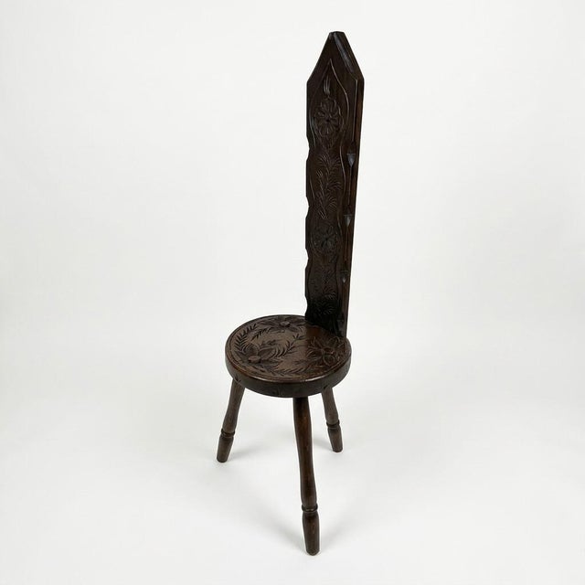 Rustic Welsh Hand-Carved Oak Spinning Chair from the Studio of Art & Antiquity, Devon, 1970s For Sale - Image 3 of 11