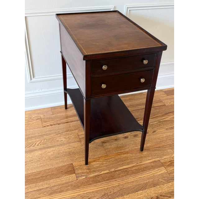 Brown Mid-Century Mahogany Side Table by Imperial Furniture With Leather Top, American For Sale - Image 8 of 9