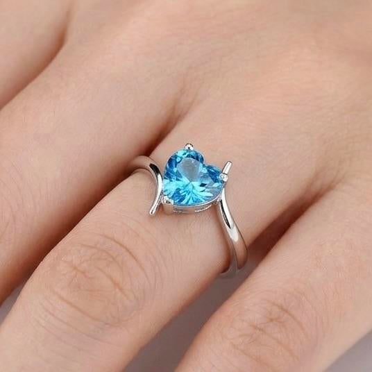 Contemporary Minimalist Swiss Blue Topaz Heart Shape Stacking Ring in 925 Sterling Silver Us 7 For Sale - Image 3 of 5