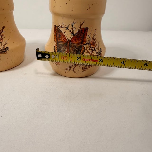 1970s Vintage Mid-Century Modern Butterfly Ceramic Salt and Pepper Shakers Set Floral Yellow Cottage For Sale - Image 5 of 10