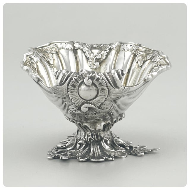 English Sterling Silver and Vermeil Salt Cellar, Hands and Company, London, 1852-1853 For Sale - Image 4 of 8