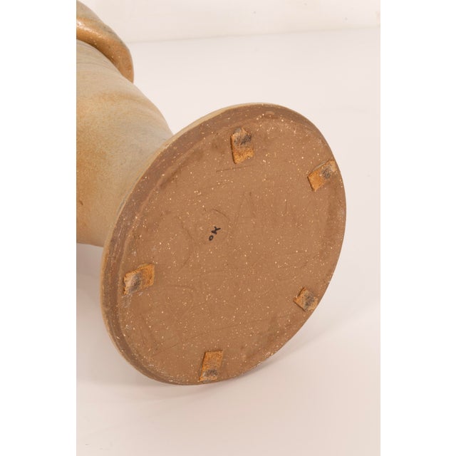 Joanna Price Signed Mid Century Tall Biomorphic Beige Ikebana Ceramic Vase For Sale In Detroit - Image 6 of 7