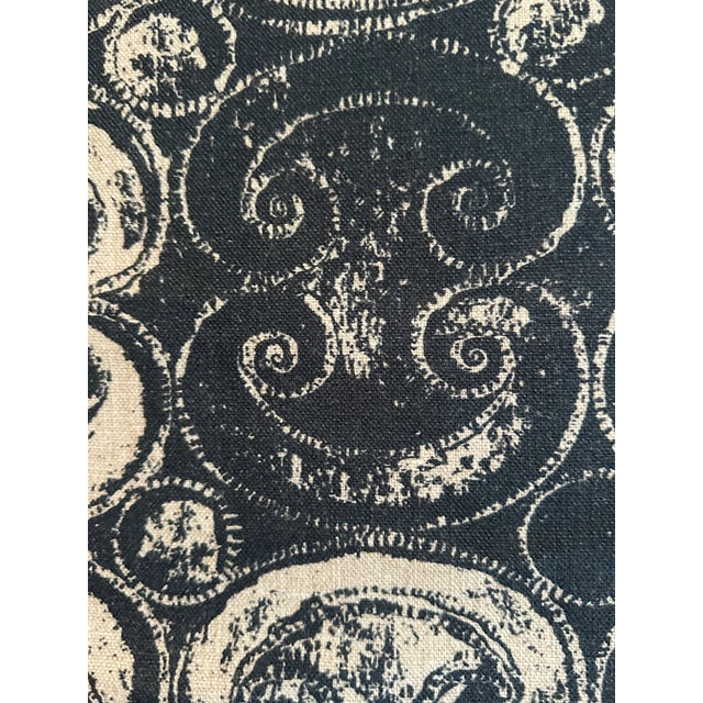 Traditional Clarence House Vervain, Frank Ponterio Collection Bauer Linen Fabric, 2 Yards For Sale - Image 3 of 7