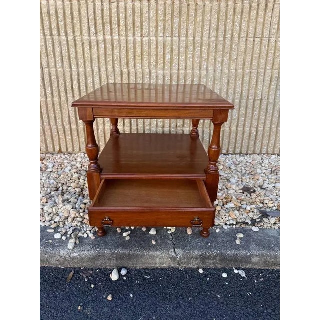 Wood Vintage Pensylvania House Traditional 2 Tier Side Table For Sale - Image 7 of 16