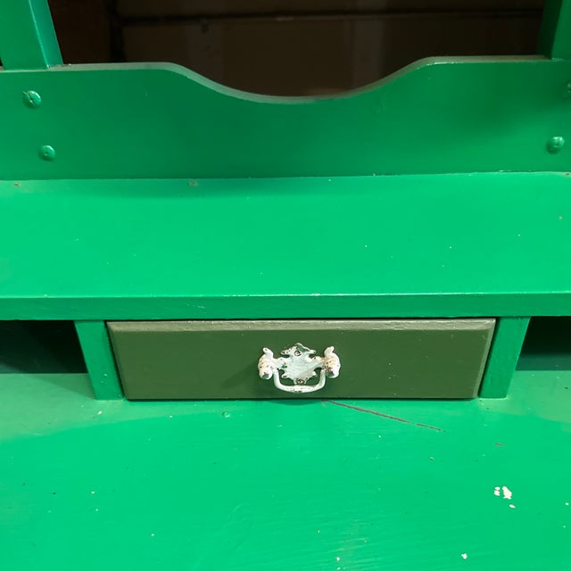 1970s Kelly Green Wooden Vanity With Flipping Mirror For Sale - Image 4 of 6