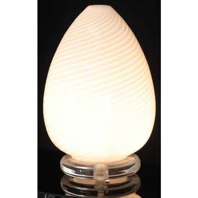White Egg Shape Murano Glass Swirl Pattern Table Lamp For Sale - Image 8 of 11