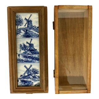 1960 English Traditional Cigar Boxes With Delftware Tile & Glass -a Pair For Sale