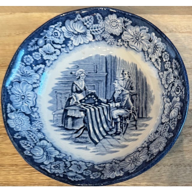 Staffordshire Pair of Vintage Liberty Blue Betsy Ross Bowls – Historic Colonial Scenes Transferware, Made in England - a Pair For Sale - Image 4 of 7