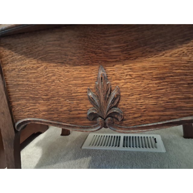 Late 19th Century American Quarter-Sawn Golden Oak Gothic Revival Throne Chair With Storage For Sale In Seattle - Image 6 of 9