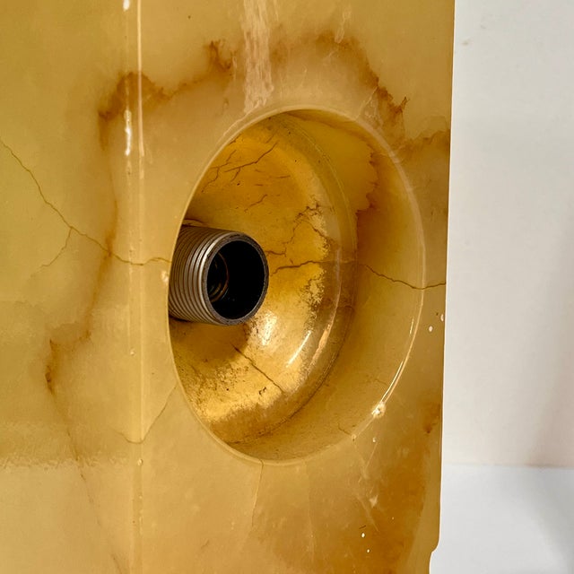 1970s Brutalist Alabaster Block Table Lamp, Italy, 1970s For Sale - Image 5 of 9