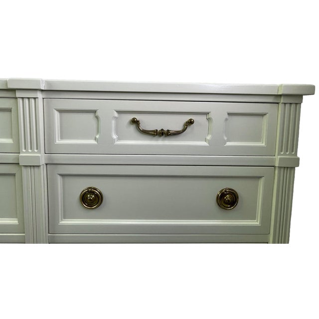 Vintage American of Martinsville Off-White Lacquered Triple Dresser With Original Brass Hardware For Sale - Image 9 of 17