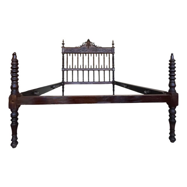 Early 20th Carved Medallions Queen Size Bed, Original Four Poster Lisbon Bed For Sale