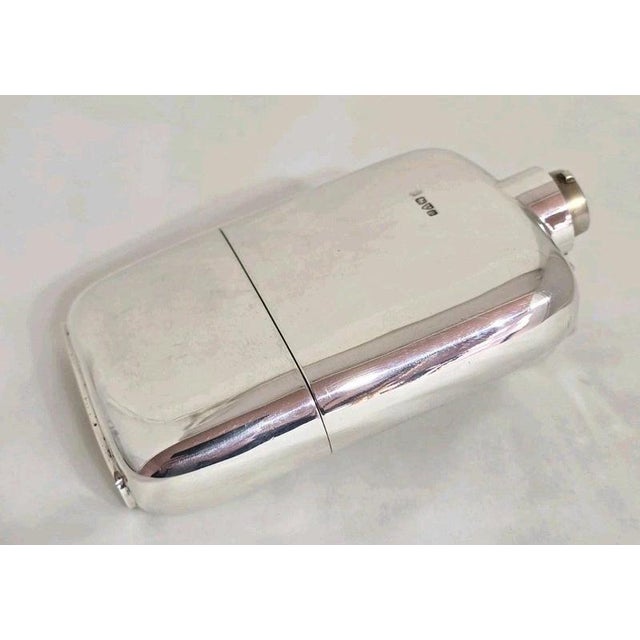 Edwardian Sterling Silver Hip Flask from George Nathan & Ridley Hayes, Chester, 1901 For Sale - Image 4 of 16