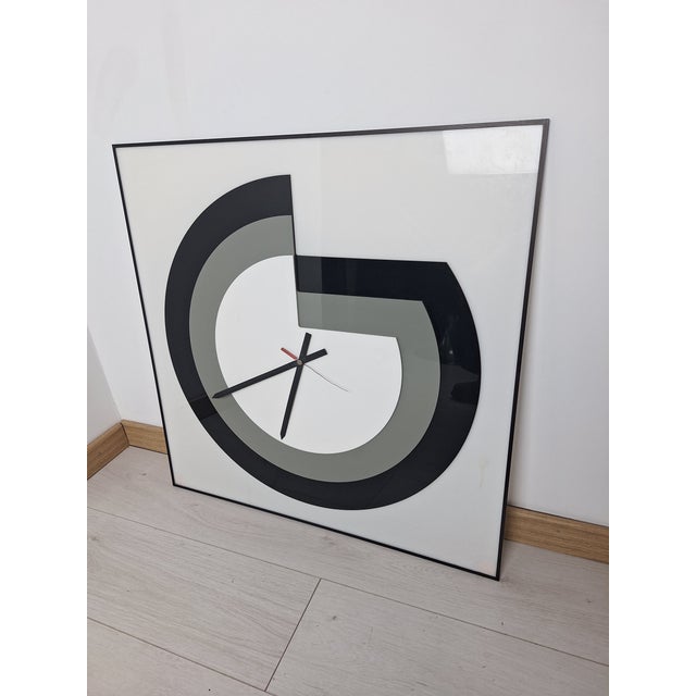 Vintage Wall Clock in Acrylic Glass, 1970s For Sale - Image 4 of 9