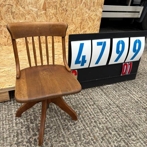 Seat Height: 42-44cm Workshop Report: Our workshop team inspect every product and carry out any needed repairs to ensure...