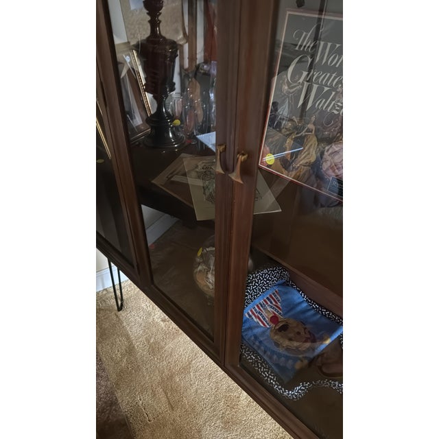 Mid 20th Century Broyhill Brasilia Mid-Century Modern Hutch Top / Display Cabinet For Sale - Image 5 of 11