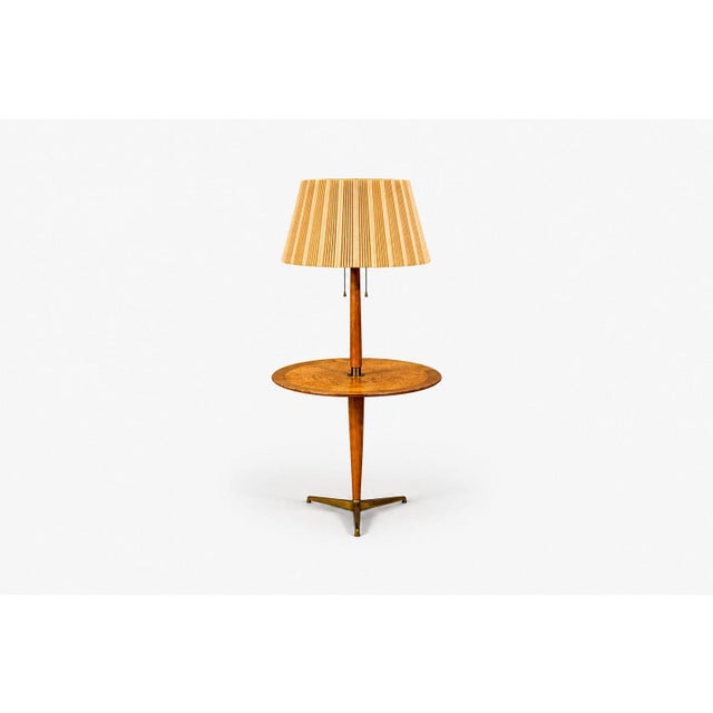 Mid-Century Modern 1940s Mid-Century Modern Edward Wormley, Rare Snack Floor Lamp, Wood, Brass For Sale - Image 3 of 15