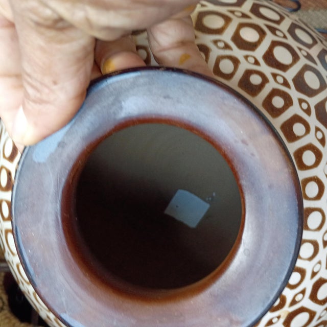 Cream Large 12" Vintage Peruvian Chulucanas Art Pottery Statement VaseCircumference For Sale - Image 8 of 10