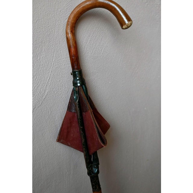 20th Century English Hunting Walking Stick with Seat in Bamboo, Leather and Metal, 1960s For Sale - Image 4 of 13