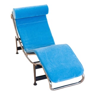 Vintage Le Corbusier Chaise in Blue Mohair Cushion For Sale