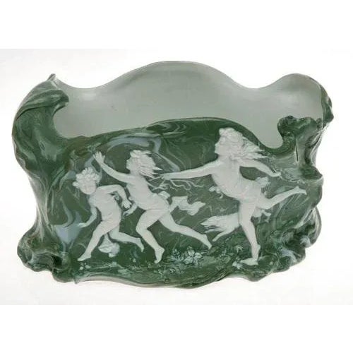 Vinntage Porcelain Cache-Pot For Sale - Image 3 of 3