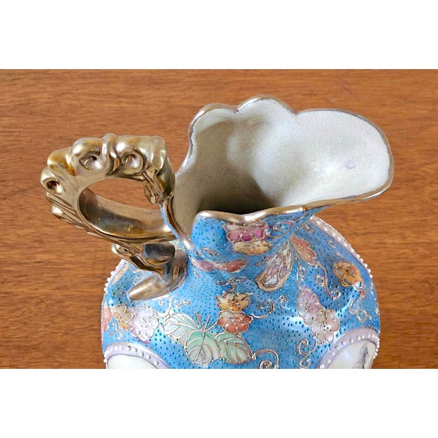 Vintage Satsuma Vase Pitcher With Gold Handle – 20th Century Chinoiserie, Hand-Painted For Sale - Image 16 of 17