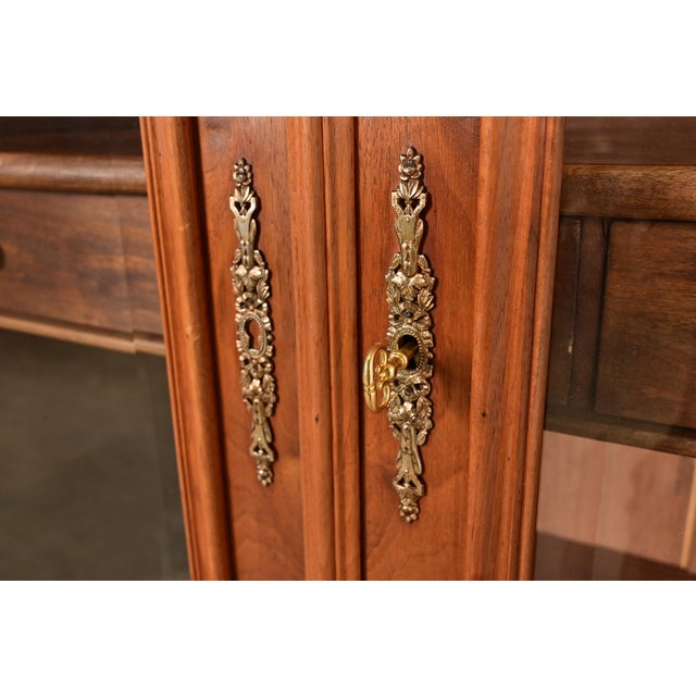 R. J. Horner Style Antique Victorian Carved Walnut Bookcase Cabinet, Circa 1880s For Sale - Image 10 of 15