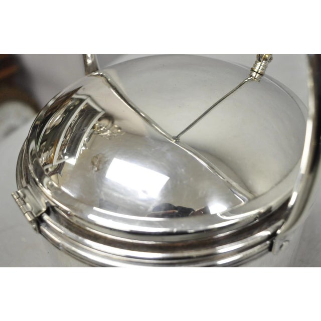Metal Vintage Art Deco Silver Plated Reticulating Hinge Bar Ice Bucket W/ "S" Monogram For Sale - Image 7 of 16