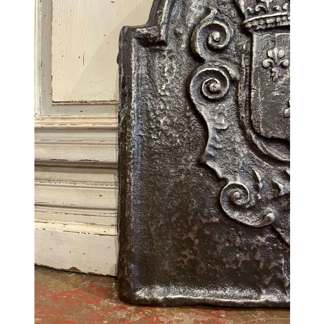 18th Century French Cast Iron Fireback With Royal Coat of Arms For Sale In Dallas - Image 6 of 9