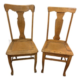 Pair of Antique Arts & Crafts Mission Quarter-Sawn Tiger Oak Dining Chairs With Embossed Leather Seats For Sale