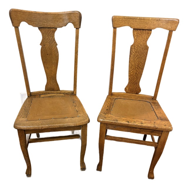 Pair of Antique Arts & Crafts Mission Quarter-Sawn Tiger Oak Dining Chairs With Embossed Leather Seats For Sale