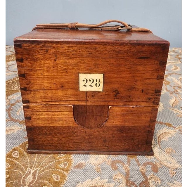 1920s Longines Marine Chronometer Clock in Mahogany Gimbal Box, 1920 For Sale - Image 5 of 7