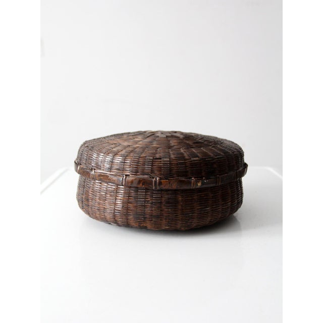 Early 20th Century Antique Chinese Bamboo Lidded Basket For Sale - Image 5 of 11