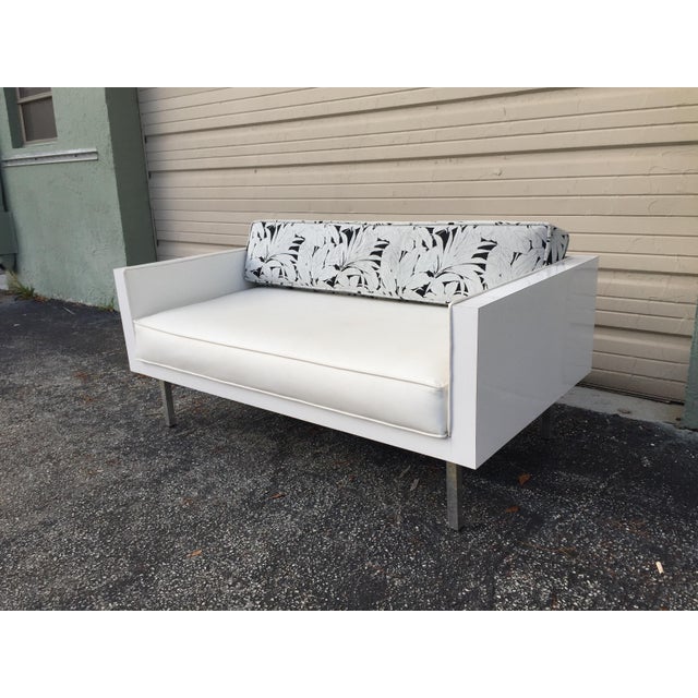 Mid-Century Modern 1970s Mid Century Modern Milo Baughman Style Case Sofa For Sale - Image 3 of 10