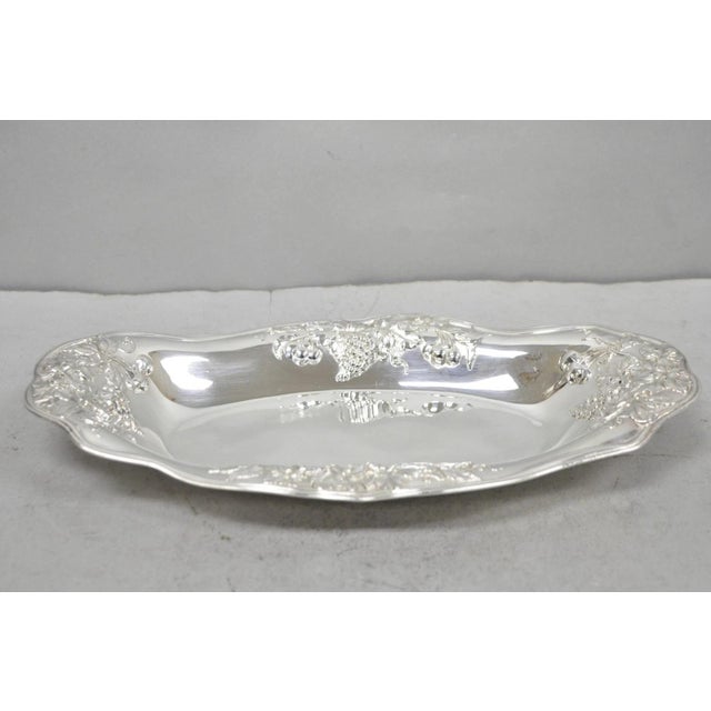 Silver Early 20th Century Superior Silver Grapevine Repousse Silver Plated Bread Plate Tray Trinket Dish For Sale - Image 8 of 11