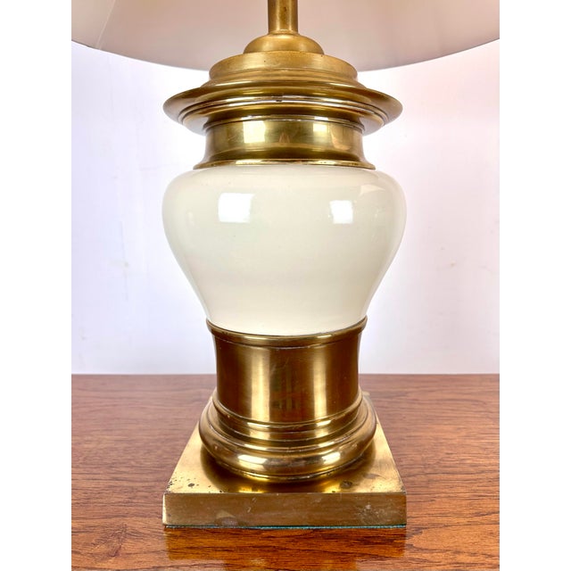 Metal Mid 20th Century Chinoiserie Cream Ceramic & Brass Table Lamps For Sale - Image 7 of 12