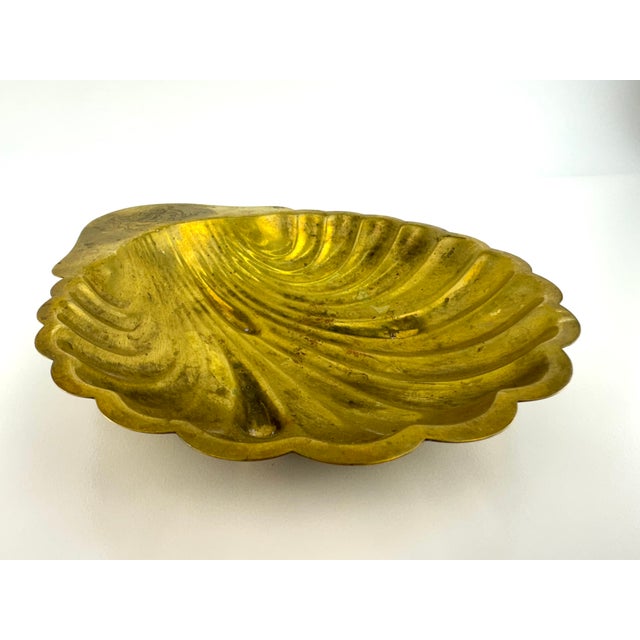 1900 - 1909 Antique French Brass Shell Dish With Engraved Heraldic Crest, Circa 1900 For Sale - Image 5 of 7