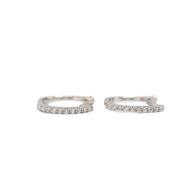 Brand: Roberto Coin Gender: Ladies Metal Type: 18K White Gold Length: 0.50 inches Width: 12.00 mm Weight: 1.53 grams...