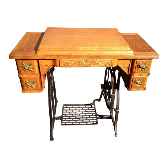 1895 Wheeler and Wilson D9 Sewing Machine With Tiger Ribbon