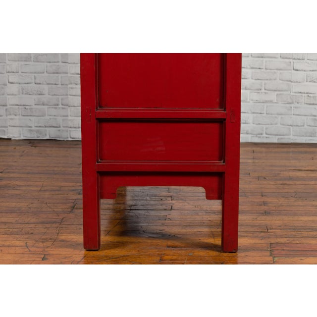 Chinese Red Lacquered Qing Dynasty 19th Century Cabinet with Carved Gilt Apron For Sale In New York - Image 6 of 13