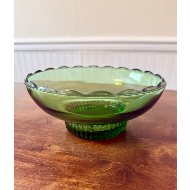 E. O. Brody Emerald Green Scalloped Rim Bowl For Sale - Image 4 of 12