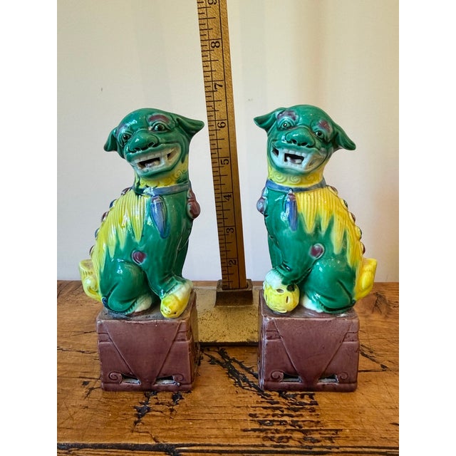 Late 20th Century Pair of Vintage Colorful Small Chinese Porcelain Foo Dogs For Sale - Image 5 of 9