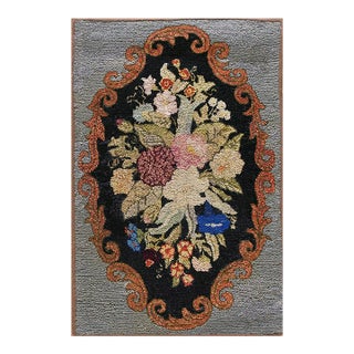 Lovely Gray Color With Soft Color Bouquet of Flowers & Foliate Design Antique American Hooked Rug For Sale