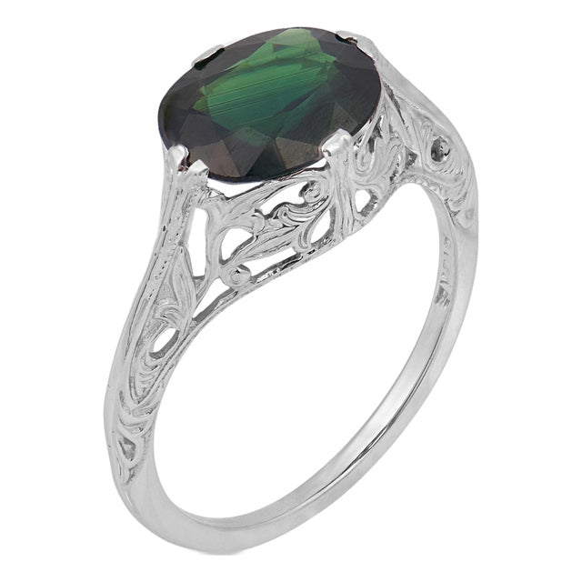 1930s Art Deco 2.26 Carat Green Sapphire Filigree 18k White Gold Ring, Size 5.75 For Sale