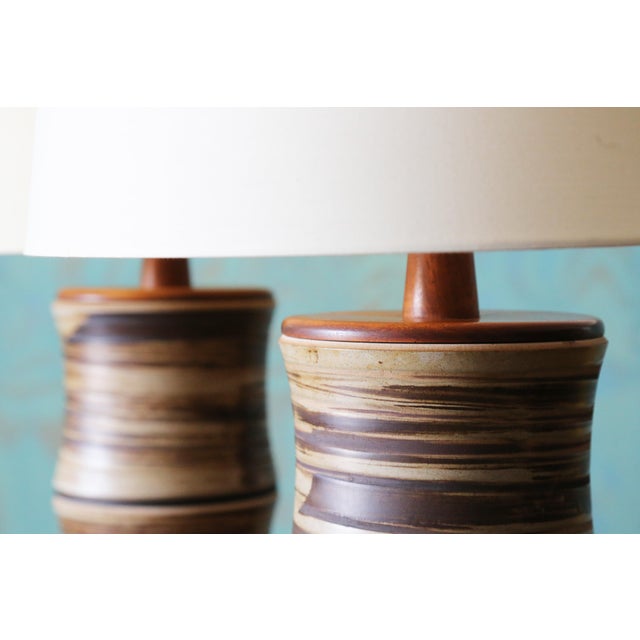 1960s Pair of Jane and Gordon Martz Table Lamps M221 Marshall Studios Green Brown Bamboo For Sale - Image 9 of 13